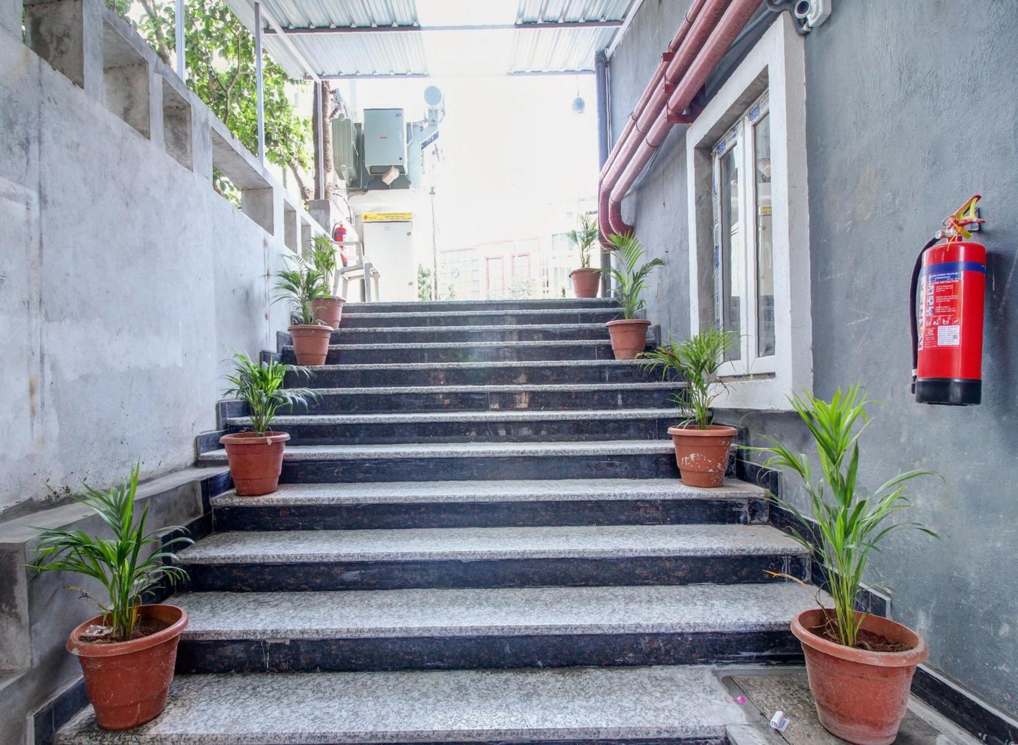 Super Townhouse Rcc Majestic 397 Lb Nagar Hotel Hyderabad Luaran gambar