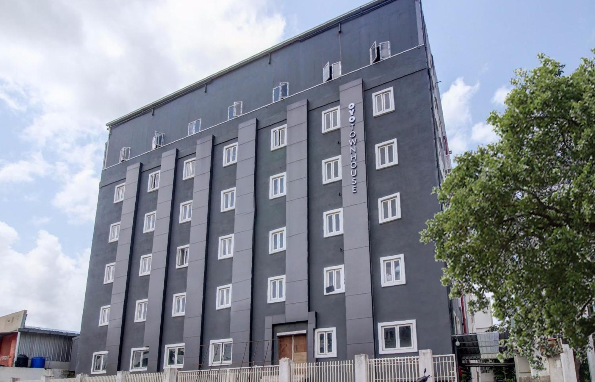 Super Townhouse Rcc Majestic 397 Lb Nagar Hotel Hyderabad Luaran gambar